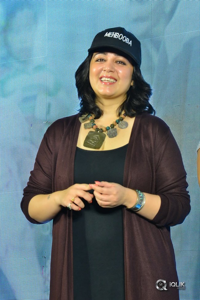 Charmy-Kaur-at-Mehbooba-Movie-Pressmeet